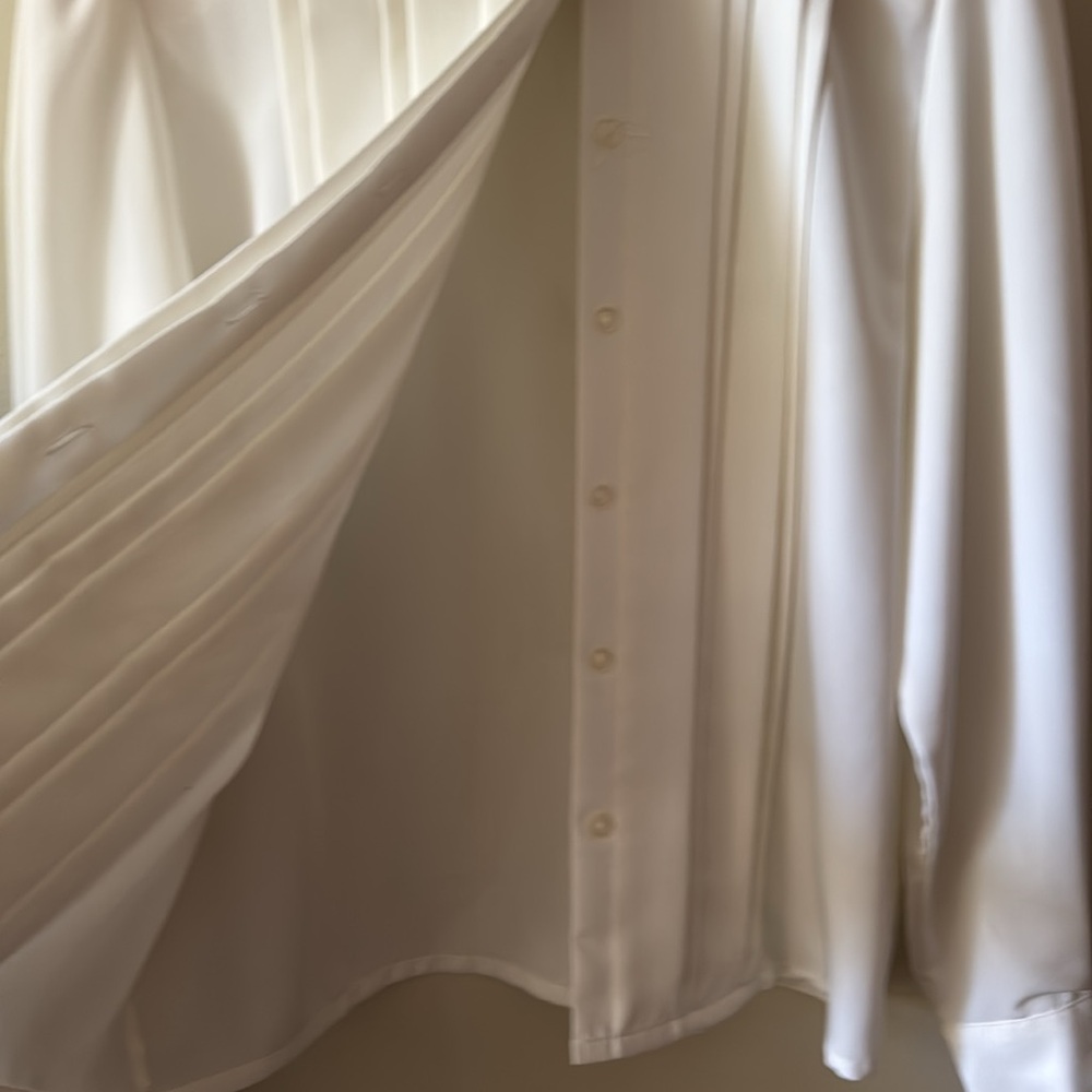 🍦🍨🍦🍨Ivory blouse - Picture 7 of 8